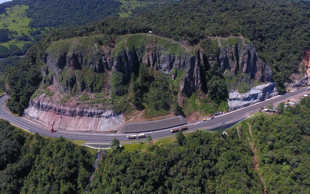 Soluções de engenharia para obras emergenciais em taludes e encostas